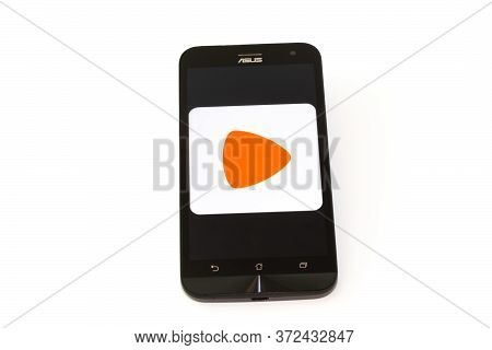 Kouvola, Finland - 23 January 2020: Zalando Online Store App Logo On The Screen Of Smartphone Asus