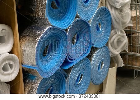 Large Thermo Alluminium Foiled Polyethylene Rolls For Sheating Houses And Buildings To Make It Warm 