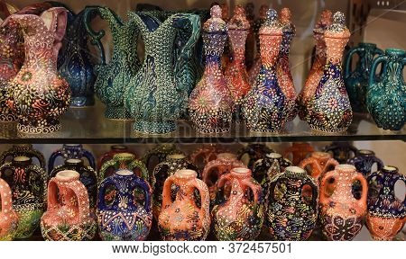 Oriental Vases In Istanbul Bazaar Close Up