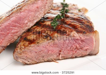 Bistecca di manzo rara succosa