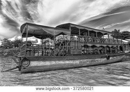Lake Tonle Sap, Combodia - 28.06.2017: Chong Knies Village, Tonle Sap Lake, The Largest Freshwater L