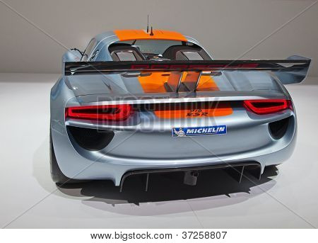 Genève - 8 marts: The Porsche 918 RSR udstillet på 81 International Motor Show Palexpo-Genève