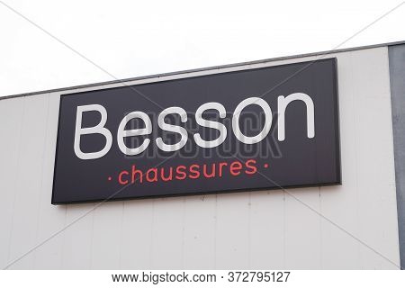 Bordeaux , Aquitaine / France - 01 15 2020 : Besson Chaussures  Logo Sign Store Shop In France Sell 