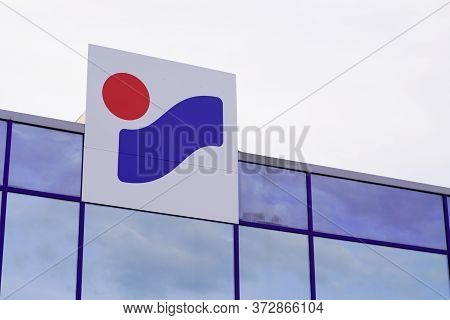 Bordeaux , Aquitaine / France - 10 28 2019 : Intersport Logo Group Store Sign International Shop Spo