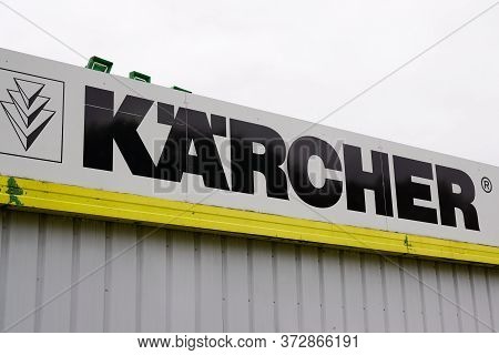 Bordeaux , Aquitaine / France - 11 18 2019 : Karcher Brand Logotype Sign Store