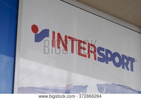 Bordeaux , Aquitaine / France - 01 15 2020 : Intersport Sign Logo Sport Store International Shop Spo