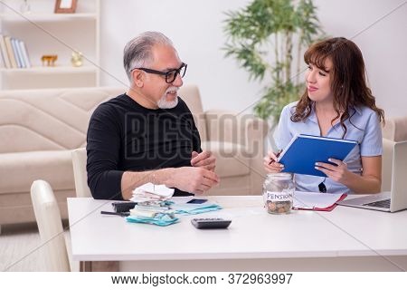 Financial advisor giving retirement advice to old man