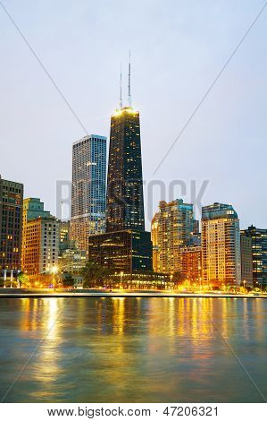 Downtown Chicago, Il At Sunset