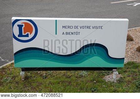 Bordeaux , Aquitaine  France - 02 27 2023 : E.leclerc Logo Brand And Sign Text Of French Hypermarket
