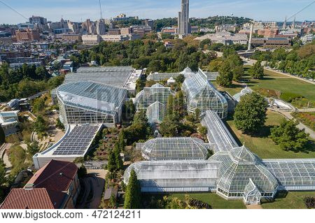 Phipps Conservatory And Botanical Gardens In Pittsburgh, Pennsylvania. Schenley Park's Horticulture 