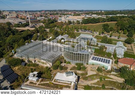 Phipps Conservatory And Botanical Gardens In Pittsburgh, Pennsylvania. Schenley Park's Horticulture 