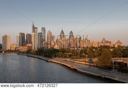 Philadelphia Downtown Skyline With The Schuylkill River. Beautiful Sunset Light. Schuylkill River Tr