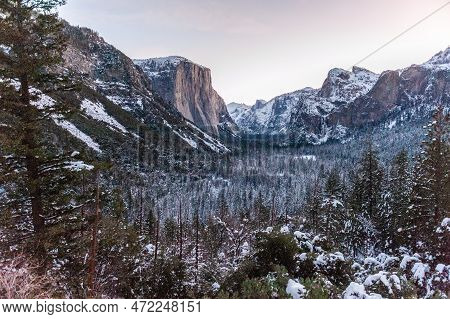 Panoramic View Over Yosemite Valley, From Tunnel View, Showing A Snow-covered Valley At Dawn