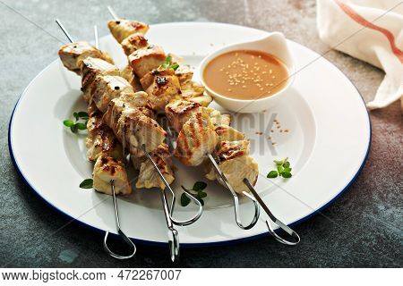 Chicken Cabobs With Sesame Peanut Ginger Sauce