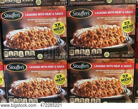 Grovetown, Ga Usa - 03 03 23: Grocery Store Stouffers Lasagna Frozen Dinners Display