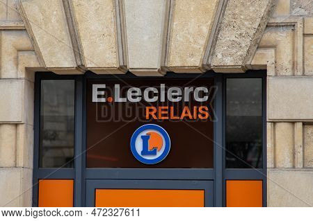 Bordeaux , Aquitaine  France - 03 05 2023 : E.leclerc Relais Text Brand And Logo Sign Relay On Build