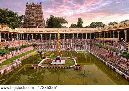 Meenakshi Sundareswarar Temple In Madurai. Tamil Nadu, India. It Is A Twin Temple, One Of Which Is D