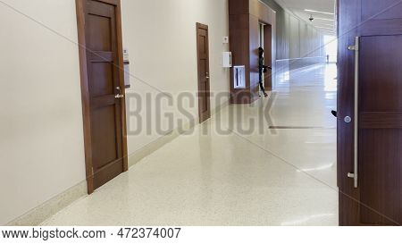 Augusta, Ga Usa - 01 26 23: Richmond County Courthouse Doors In Hallway