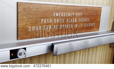 Augusta, Ga Usa - 01 26 23: Richmond County Courthouse Panic Bar Exit Door