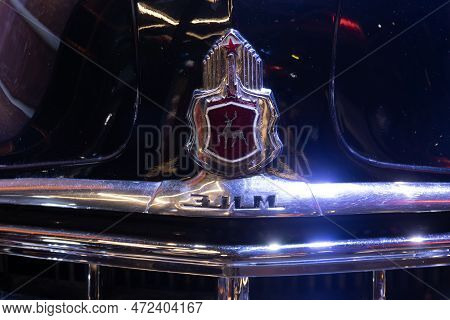 Moscow, Russia - 13 November, 2022: Emblem On The Hood Of Soviet Old Gaz-12 Zim Car Of Russia On Exh
