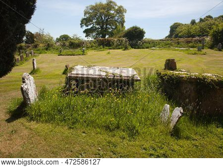 The Peaceful Countryside Cemetery Melbury Bubb In Dorset In England During The Summertime
