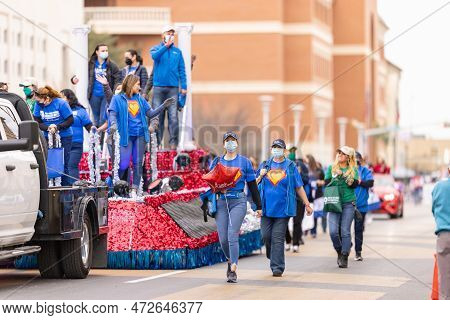 Laredo, Texas, Usa - February 19, 2022: The Anheuser-busch Washington's Birthday Parade, Float Tribu