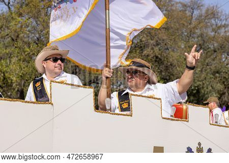 San Antonio, Texas, Usa - April 8, 2022: The Battle Of The Flowers Parade, Members Of The Consejo De