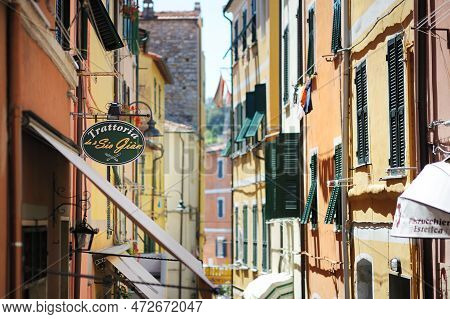 San Terenzo, Italy - May 2011: Narrow Medieval Streets Of Picturesque San Terenzo Village. Gulf Of L