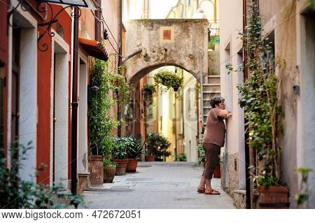San Terenzo, Italy - May 2011: Narrow Medieval Streets Of Picturesque San Terenzo Village. Gulf Of L
