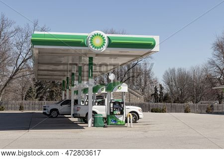 Indianapolis - Circa March 2023: Bp Retail Gas Station. Bp And British Petroleum Is A Global British