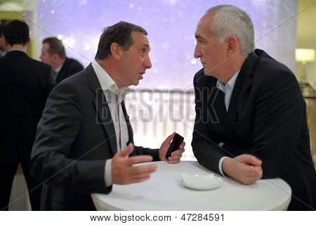 Moscú - 1 SEP: Presidente Yevgeny Giner del club de fútbol CSKA en la elección de Presidente de la Rusia