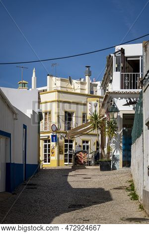 Alvor, Portugal, March 2023 - Cobbled Street In The Town Of Alvor, Algarve, Portugal\