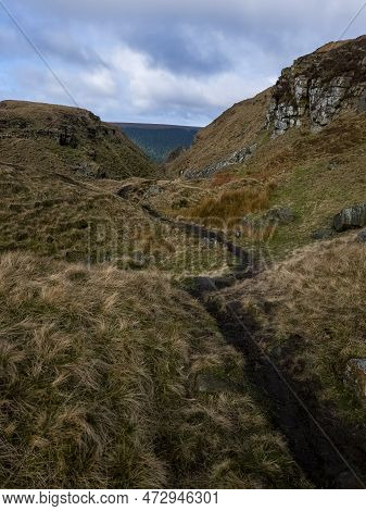 National Park Peak District In Uk, Near Ladybower Reservoir, Alport Castle 2022.