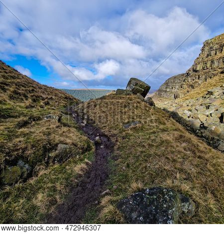 National Park Peak District In Uk, Near Ladybower Reservoir, Alport Castle 2022.