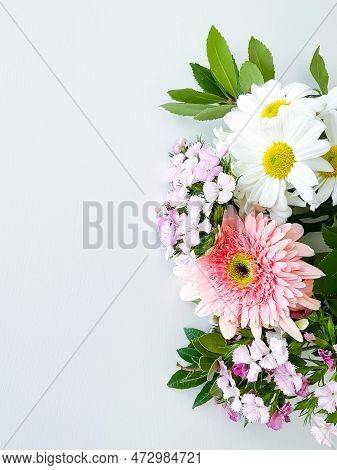Dianthus, Gerbera, Chamomile, Laur. Floral A Frame