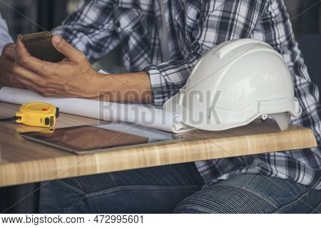 Asian Engineer Man Brainstorming Construction Building Contractor Civil Worker Parners Team Meeting 