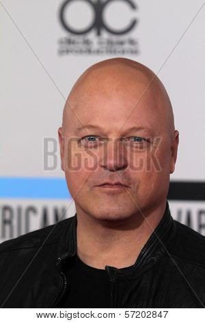 Michael Chiklis at the 2010 American Music Awards Arrivals, Nokia Theater, Los Angeles, CA. 11-21-10