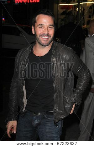 Jeremy Piven at the premiere of HBO's 