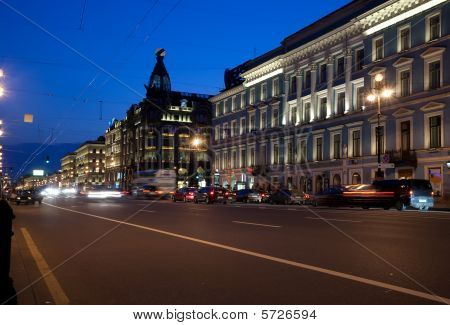Nevskij Prospekt om natten