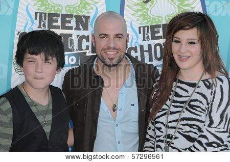 Chris Daughtry, son Griffin and daughter Hanna at the 2010 Teen Choice Awards - Arrivals, Gibson Amphitheater, Universal City, CA. 08-08-10