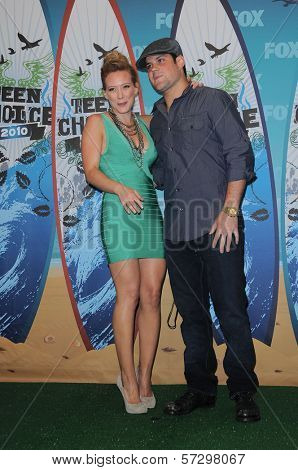 Hilary Duff and Mike Comrie  at the 2010 Teen Choice Awards - Press Room, Gibson Amphitheater, Universal City, CA. 08-08-10