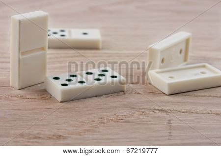 Dominoes Playing