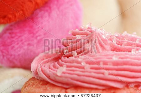 pink cupcake icing