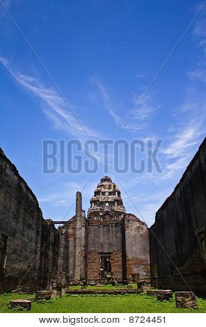 Wat Phasrirattanamahathat ในลพบุรีประเทศไทย