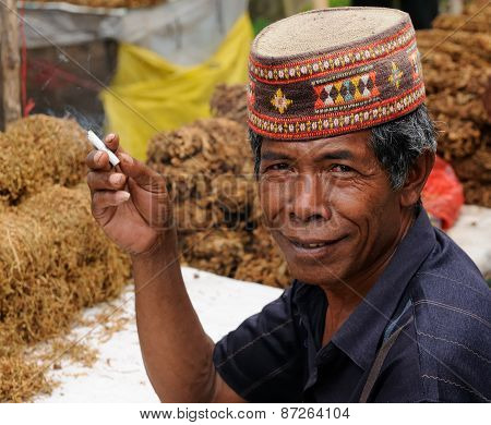 People From Indonesia, Tobacco Seller
