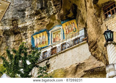 Icons in  Assumption Monastery of the Caves.