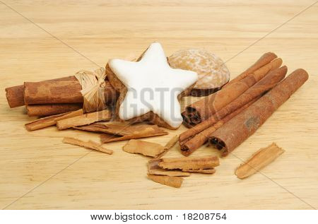 Cannella e biscotti Lebkuchen