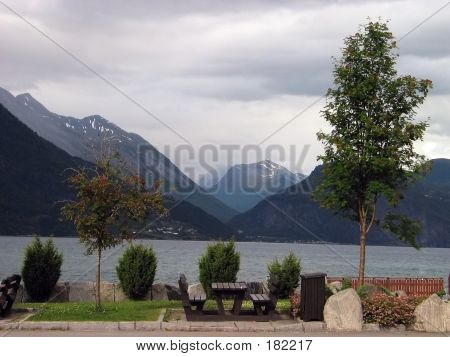 Bir Fiord iki yüzü
