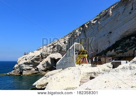 Descent by ropeway to the grottoes in Rosh Ha Nikra in the north of Israel