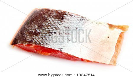 Rød fisk med squama isoleret på hvid
